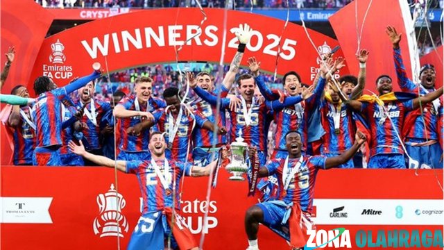 Crystal Palace Akhirnya Trofi Perdana Usai Seabad Menanti!