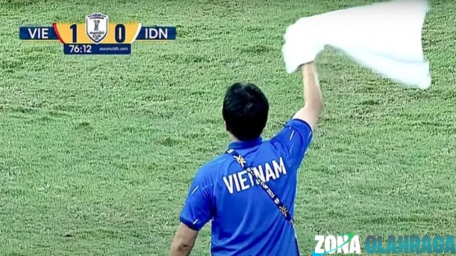 Great Tanda Handuk Putih Staf Pelatih Vietnam U-23