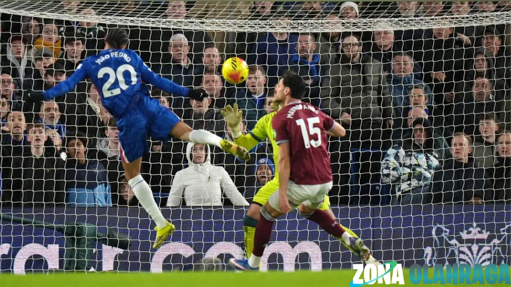 London Biru Berpesta! Chelsea Super Bungkam West Ham 3-2